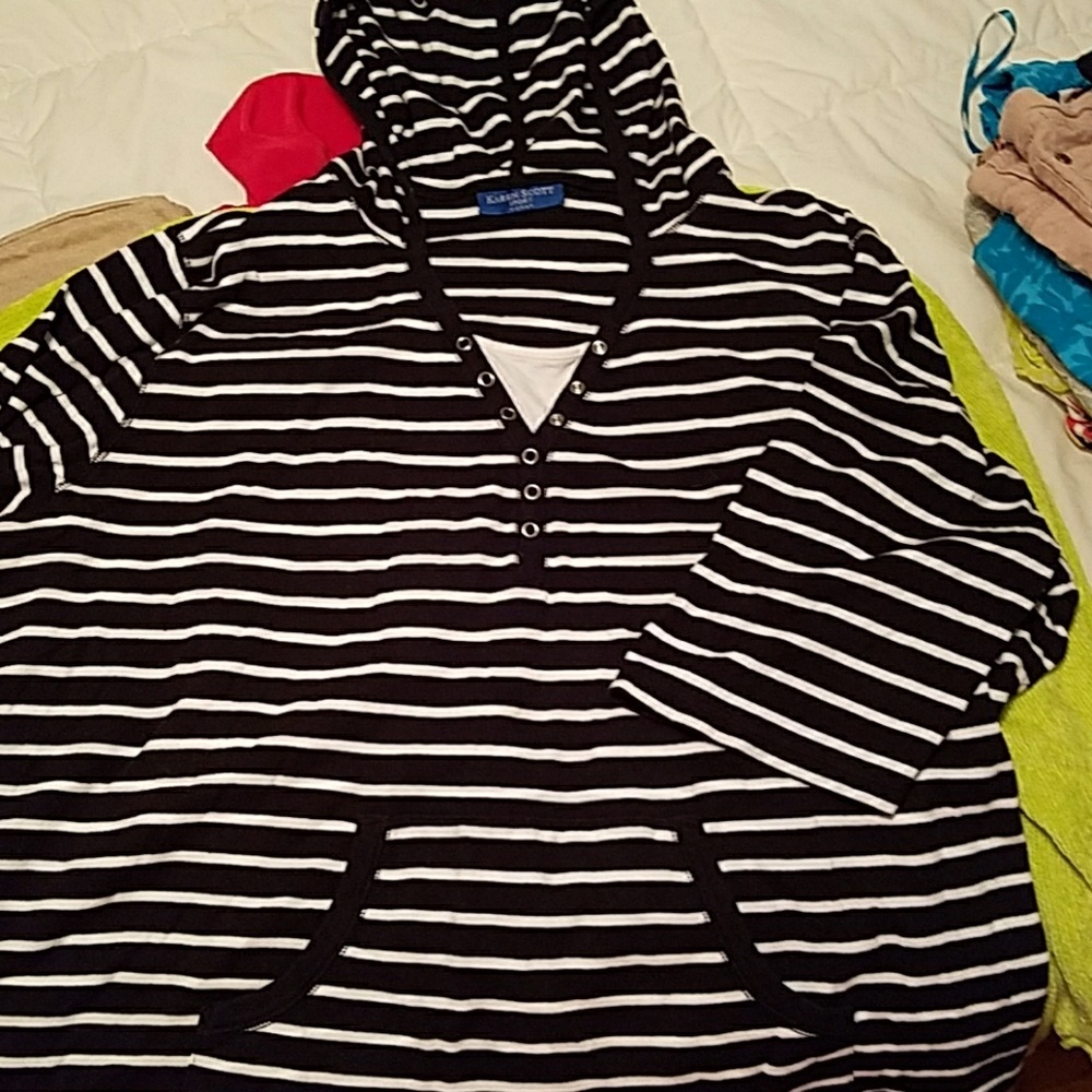 Lot of 4 tops