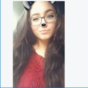 Meet your Posher, Elisa