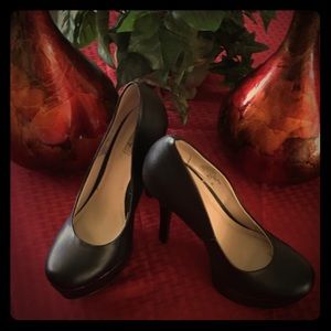 Sexy, Classy, Platform Pump Size 7