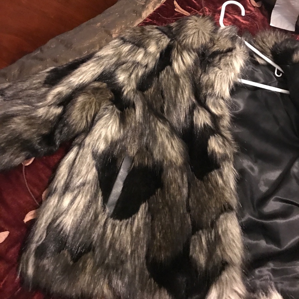 Faux fur jacket - Picture 4 of 4