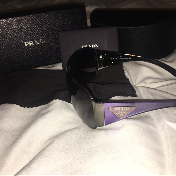 ***SOLD!!!!**** PRADA PURPLE SUNGLASSES RARE!!! - Picture 3 of 8