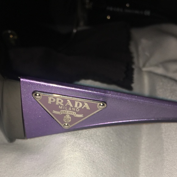 ***SOLD!!!!**** PRADA PURPLE SUNGLASSES RARE!!! - Picture 4 of 8