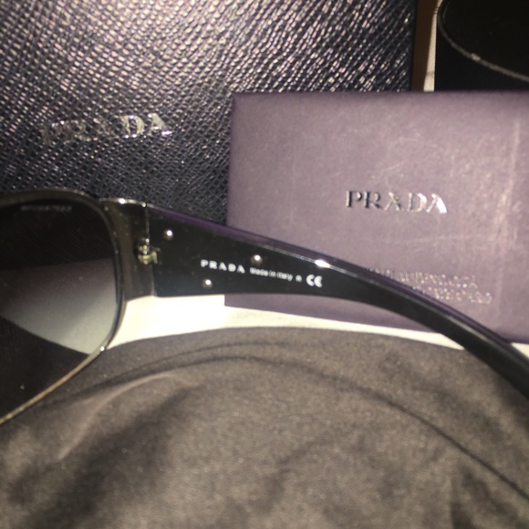 ***SOLD!!!!**** PRADA PURPLE SUNGLASSES RARE!!! - Picture 5 of 8