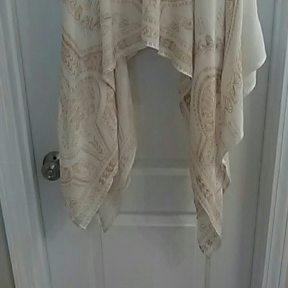 Cover-Up - Picture 4 of 4