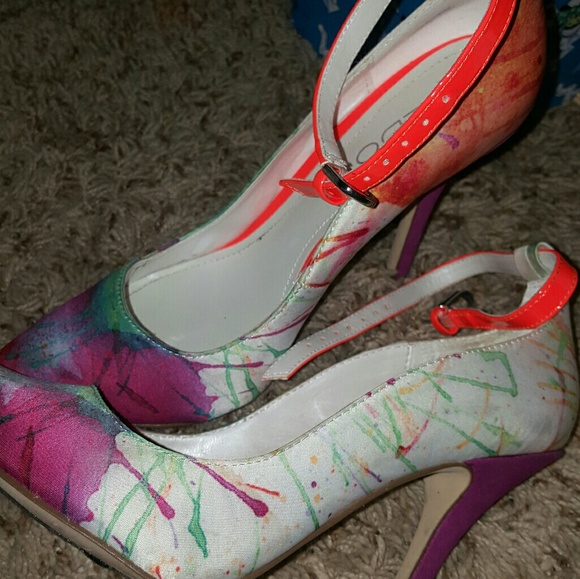 Heels - Picture 4 of 8