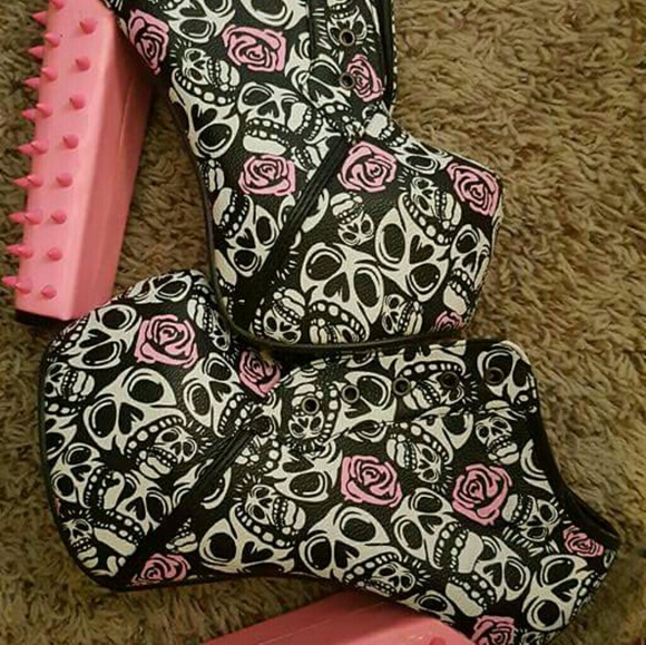 Heels - Picture 8 of 8