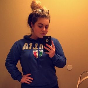 Meet your Posher, Mel