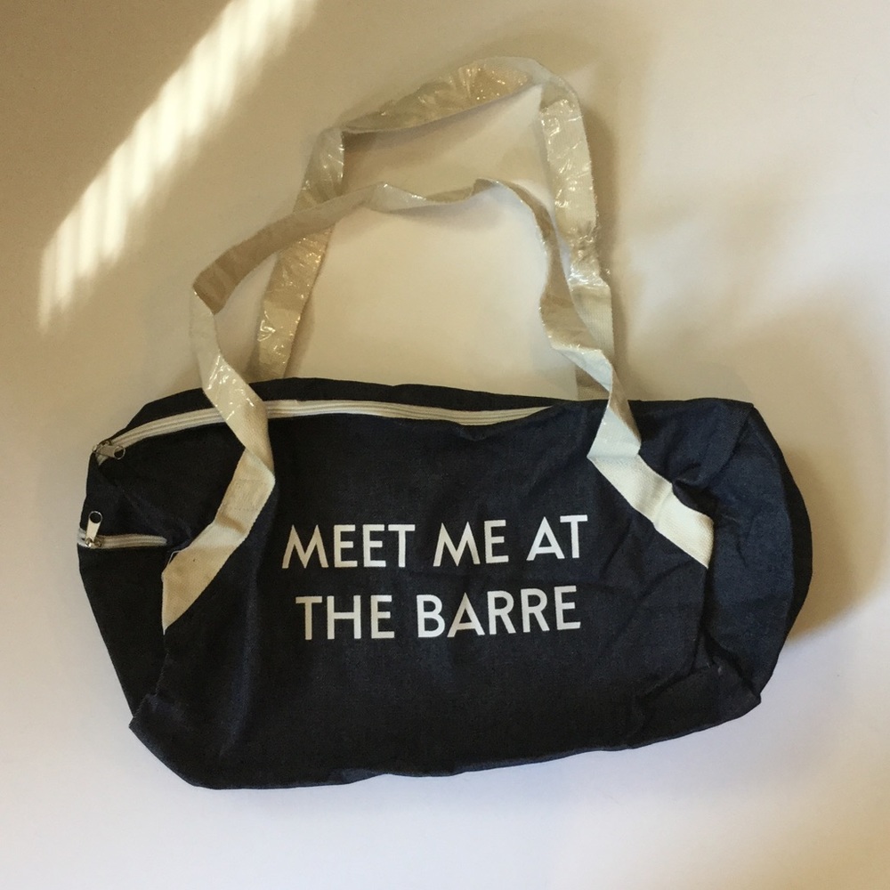 brand new! ‘meet me at the barre’ gym bag