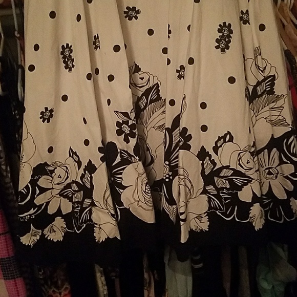 Strapless dress - Picture 2 of 3