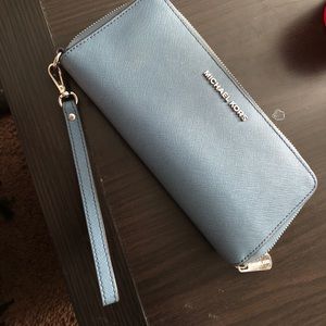 Michael Kors zip wallet
