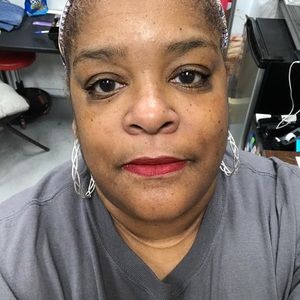 Meet your Posher, Brenda