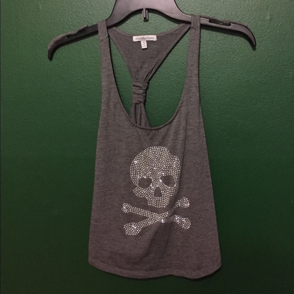 Gray top with skull
