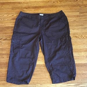 🛍 MAKE OFFER- St Johns Bay Cargo Capri, Plus 22
