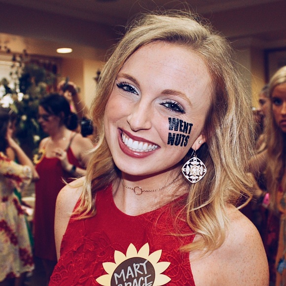 Meet the Posher Other - Meet your Posher, Mary