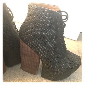 Jeffrey Campbell Freda