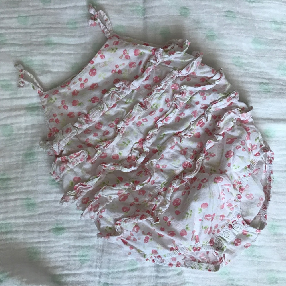 Sweet Ruffle Bubble - Picture 3 of 3