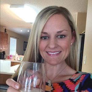 Meet your Posher, Candice