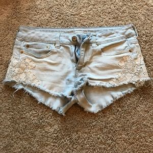 American Eagle Festival short with lace size 6