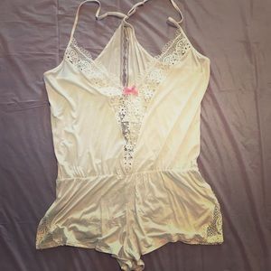 Victoria's Secret romper size L! NWT!