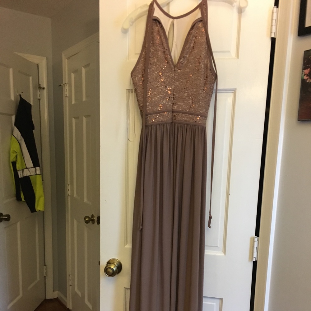 Beautiful bridal party or ball gown dress!