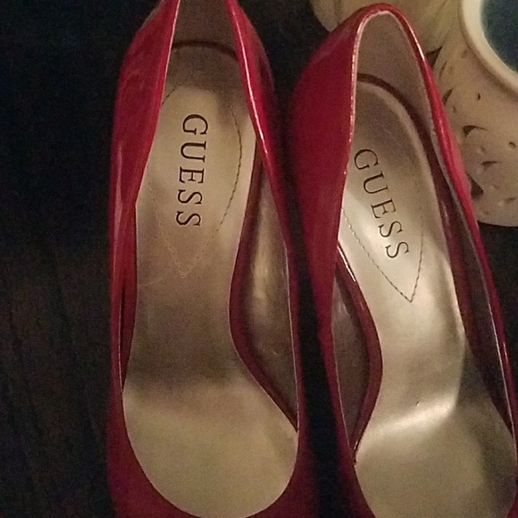 Red heels - Picture 2 of 4