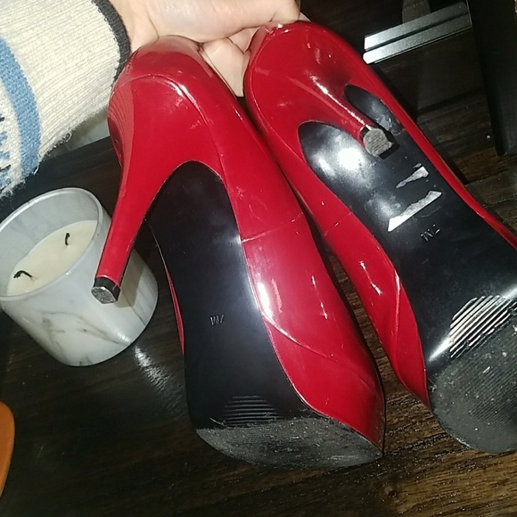 Red heels - Picture 4 of 4