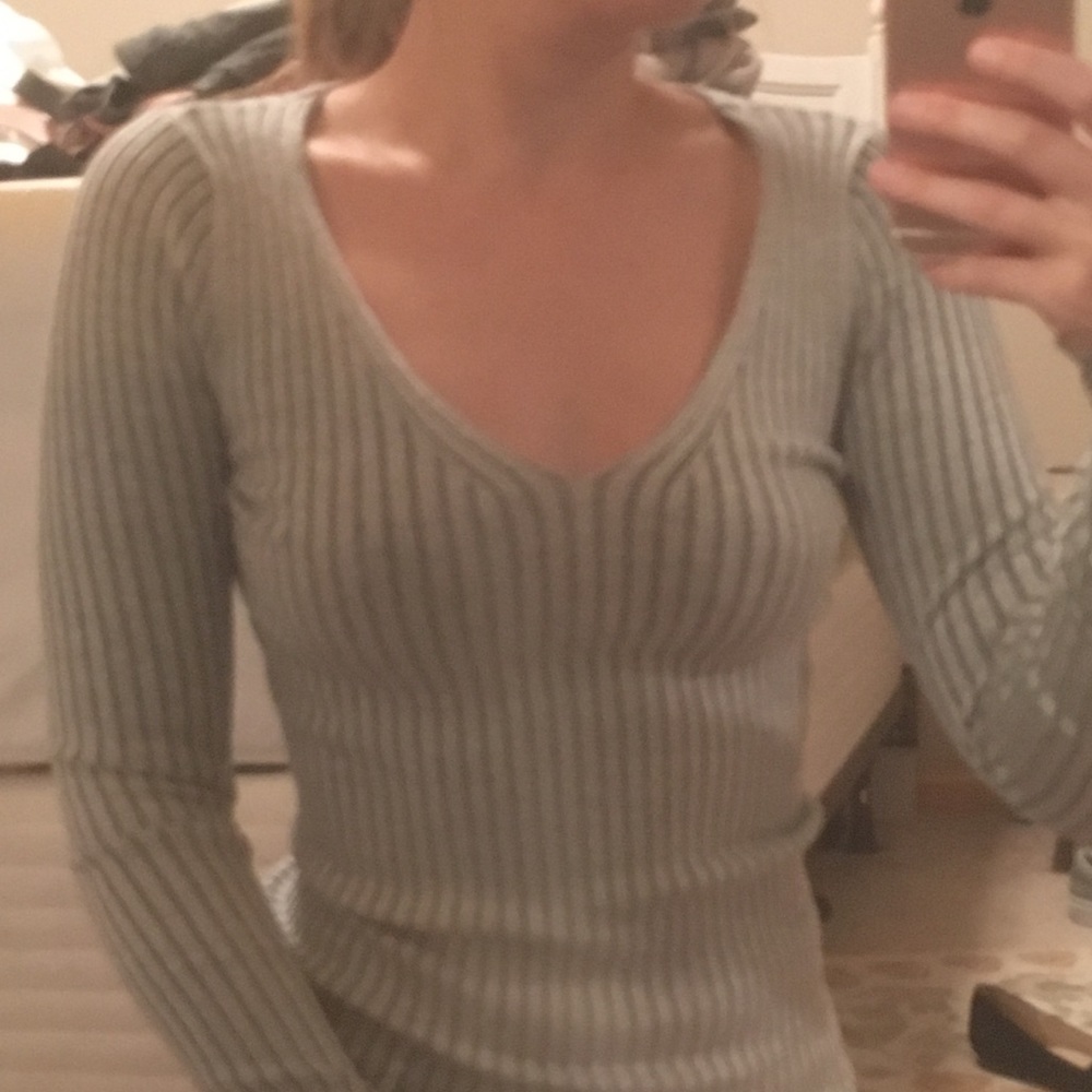 Ribbed, v-neck sweater