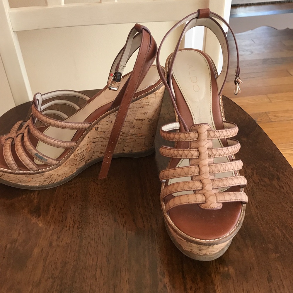 Tan, sandal wedges