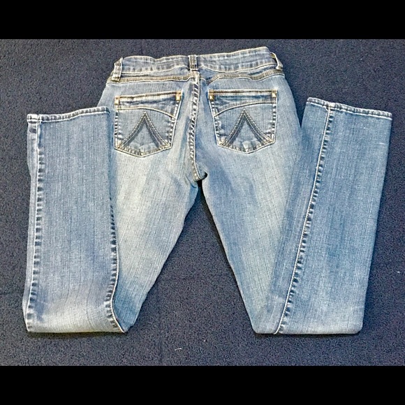 Delia's Morgan Jeans w/Studs - Picture 2 of 3