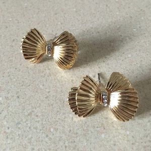 BRAND NEW Lilly Pulitzer Gold Bow Studs