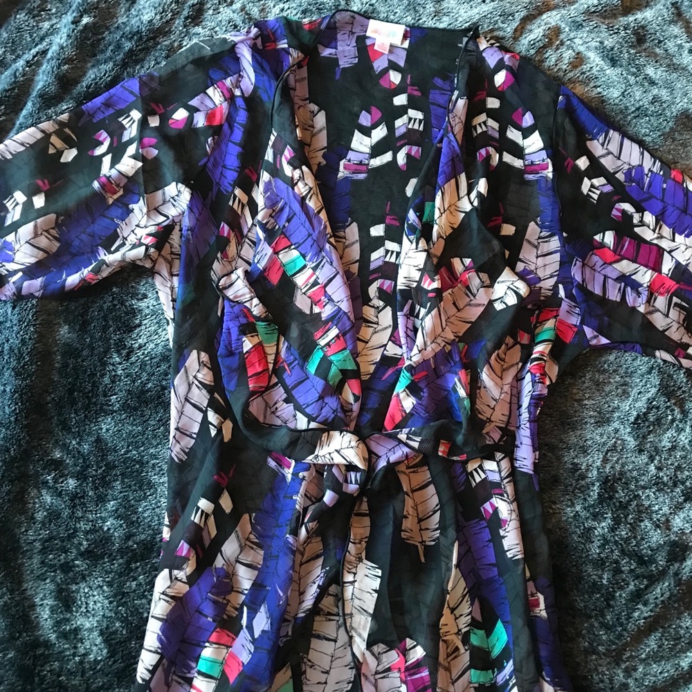 Feathered LuLaRoe Shirley Size S