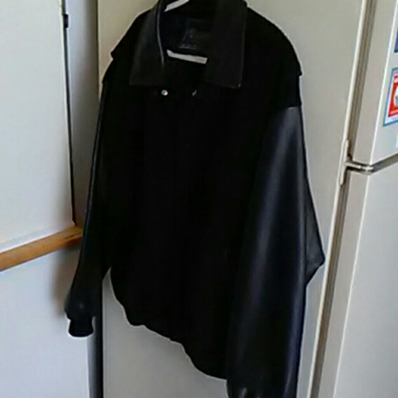 SOLD      Mens Varsity Jacket - Picture 3 of 8