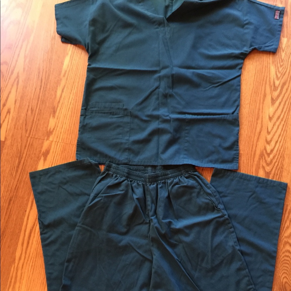 Cherokee Scrub Set
