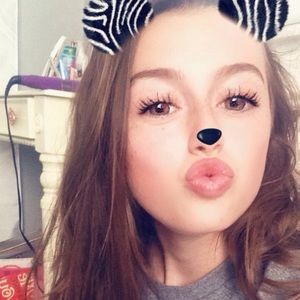 Meet your Posher, Carlie