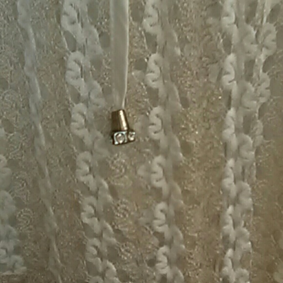 Cover-Up - Picture 3 of 4