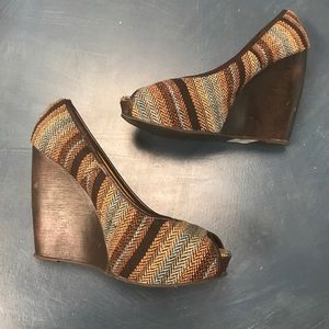 NADARA Size 7 Striped Peep Toe Wedge Size 7