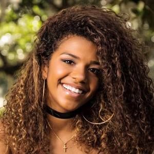 Meet your Posher, Dani