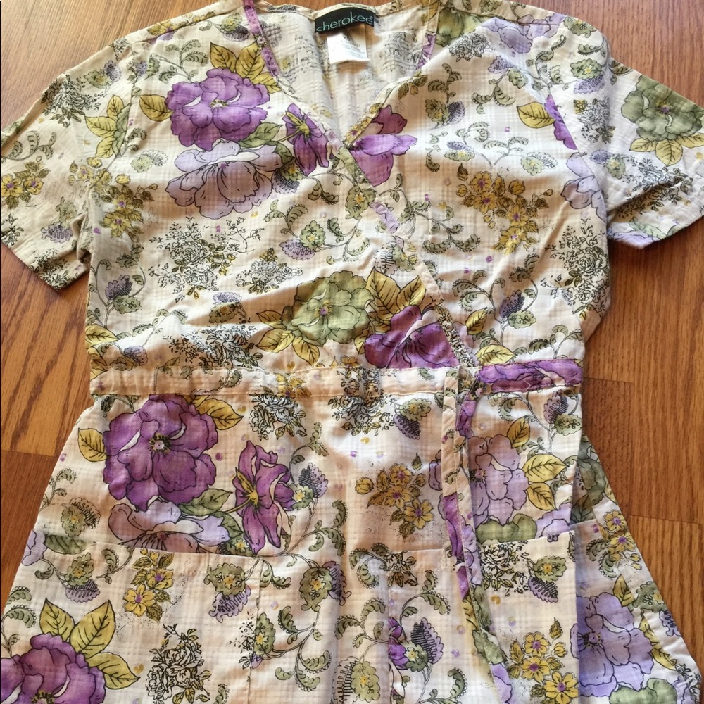 Cherokee Scrub Top