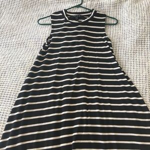 Snap high-neck flowy dress!