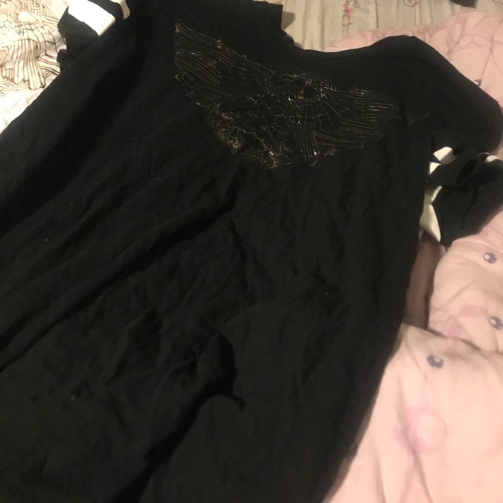 2 guess shirts