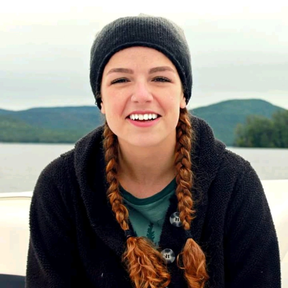 Meet your Posher, Delia