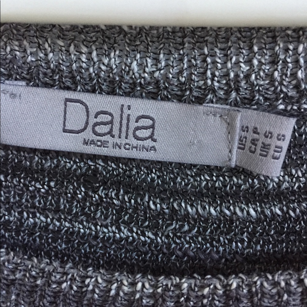 Dalia long shirt/sweater. Black & white. Sz S