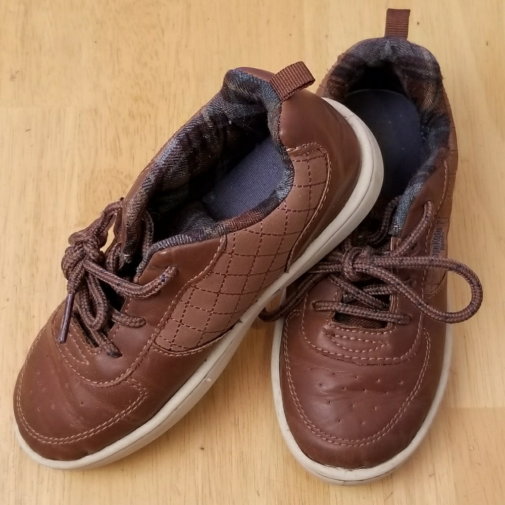 Oshkosh sneakers for boys