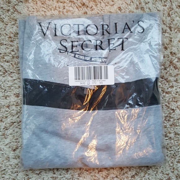 Victoria Sport mesh insert sweater - Picture 4 of 4