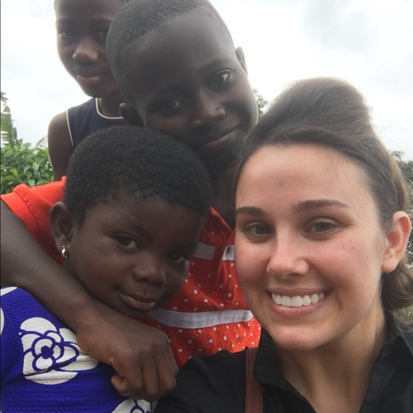 Meet your Posher - Picture 3 of 4