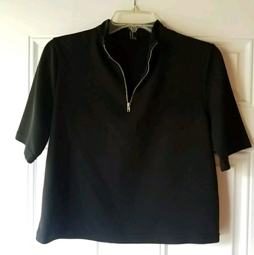 Black Classic Top with Zipper