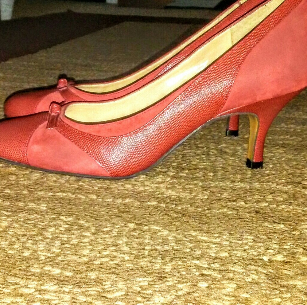 Adorable Ann Taylor loft shoes - Picture 2 of 6
