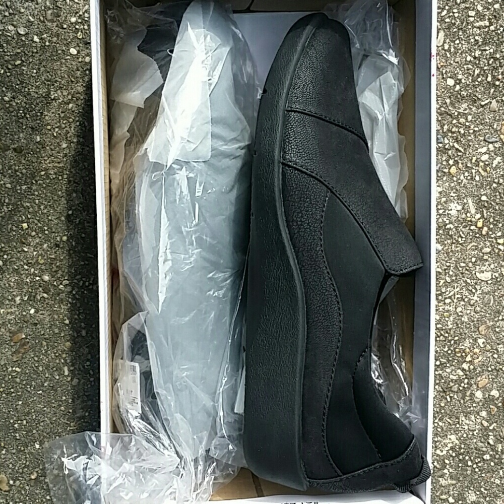 Clarks Cloud Steppers 7.5 M Nwt