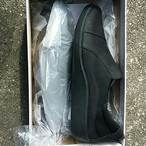 Clarks Cloud Steppers 7.5 M Nwt