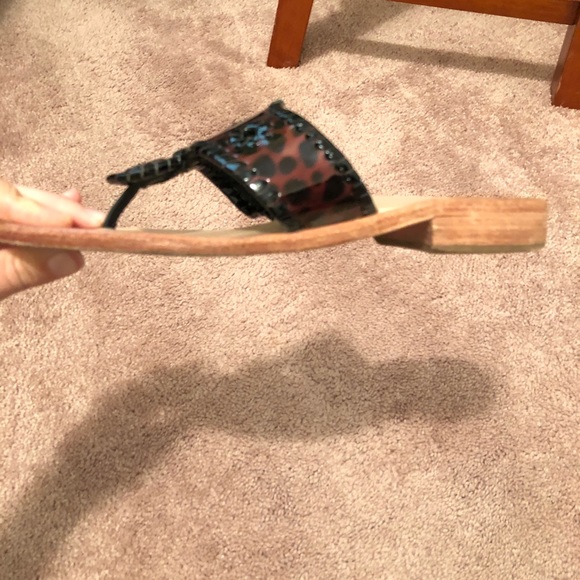 Exclusive Tortoise Shell Jacks - Picture 2 of 3